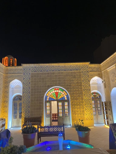 رستوران آقا بابا کرمان از محبوب ترین رستوران های کرمان