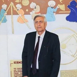 دکتر ایرج اسفندیار پور از بهترین دکتر های پوست کرمان