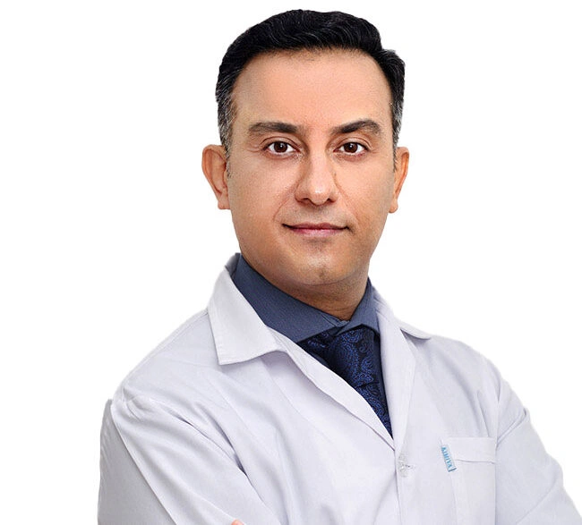 دکتر فرشید درویش دماوندی از بهترین دکتر های پوست کرمان