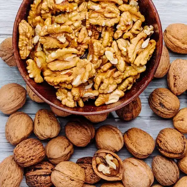 گردو در تهیه کلمپه کرمان