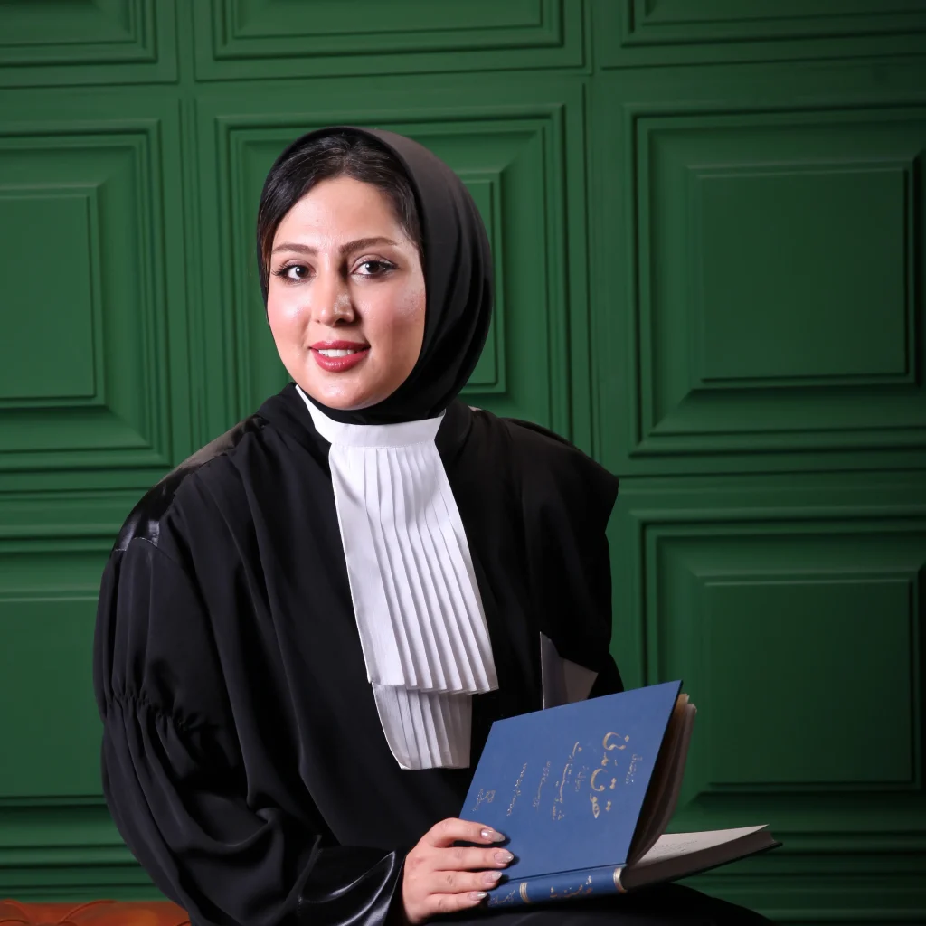 فائزه فیروزی، وکیل پایهیک دادگستری