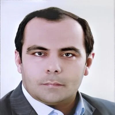 مسعود نادری از اساتید دانشگاه و یکی از با سابقهترین وکیلهای کرمان