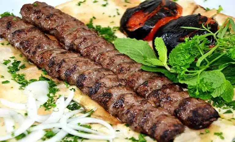 10 تا از بهترین کبابی کرمان + آدرس و تلفن