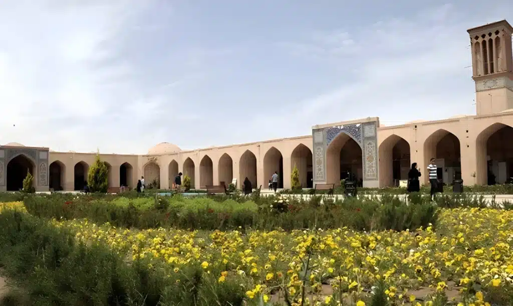 در بازار بزرگ کرمان چه چیزهایی بخریم؟