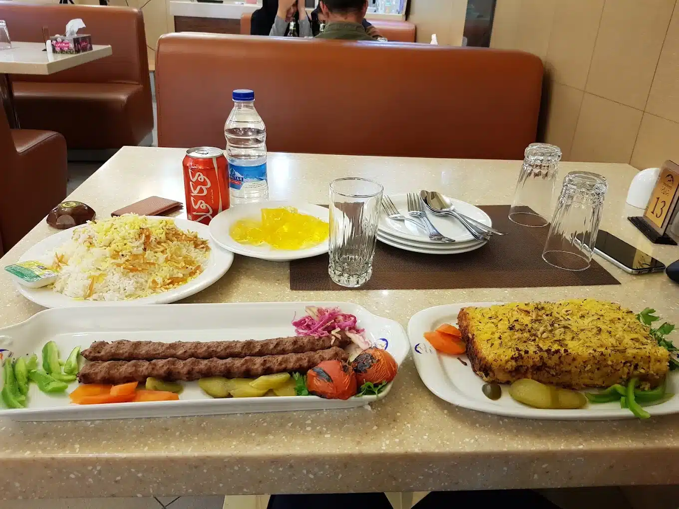 رستوران البرز کرمان در بلوار جمهوری