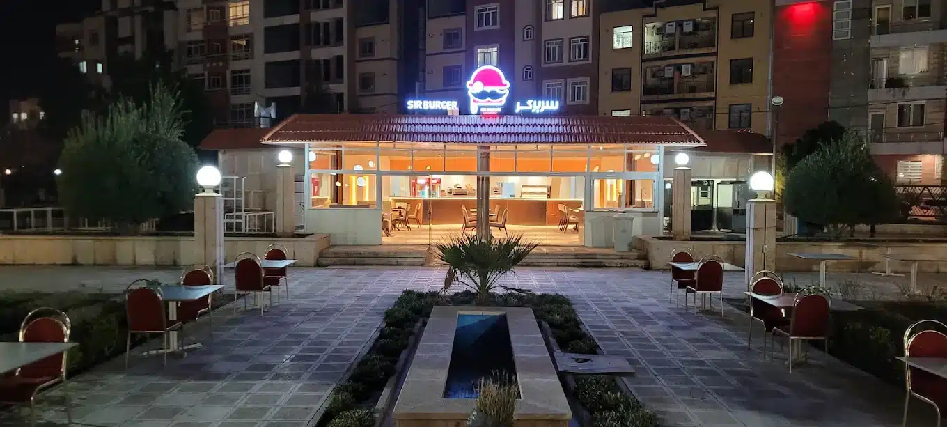 سربرگر کرمان در بلوار معلم و میدان کوثر